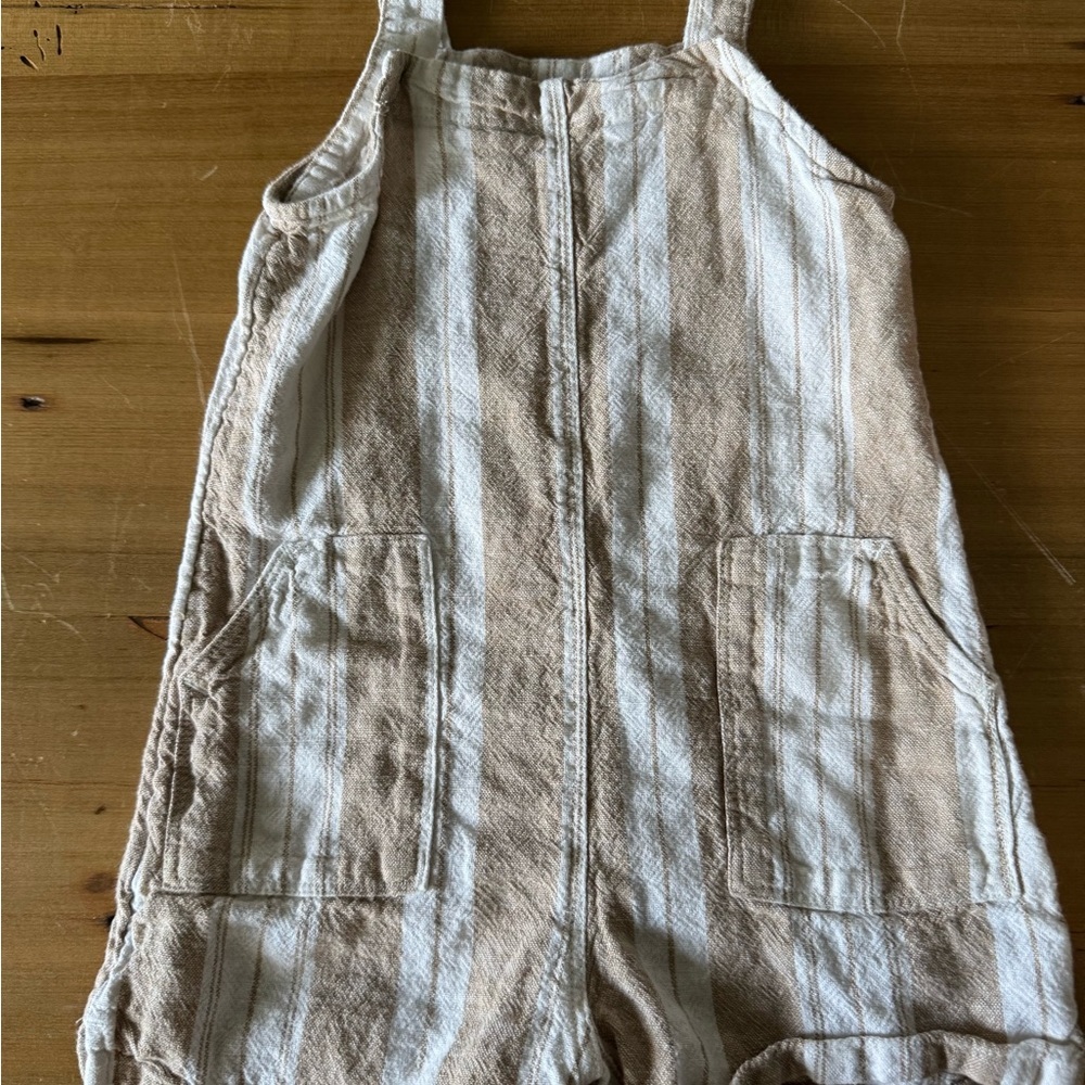 Old Navy Tan and Cream Linen Overalls Shorts Relaxed Fit. Size 3 T